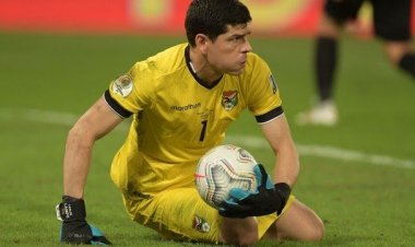 Carlos Lampe, el primer refuerzo de Vélez