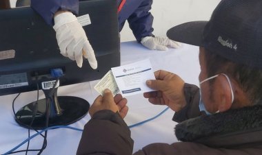 Ministerio de Educación exigirá carnet de vacunación a maestros en clases presenciales y semipresenciales