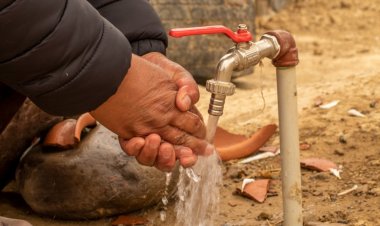 Alcaldía habilita sistema de agua potable para las familias de 10 barrios del distrito 7