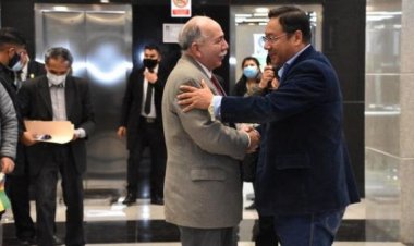 Arce anuncia envío de un avión con alimentos y jeringas a Cuba