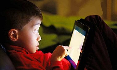 Padre pone a su hijo a hacer tareas del hogar y el adolescente lo denuncia por "trabajo infantil ilegal"