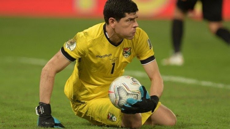 Carlos Lampe, el primer refuerzo de Vélez
