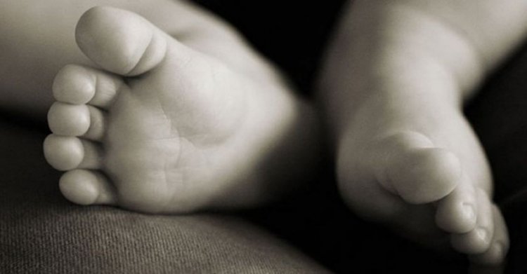 Bebé de siete meses fallece tras caer de una terraza