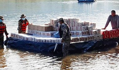 Unidades Navales decomisan fardos con cerveza en el Río Bermejo.