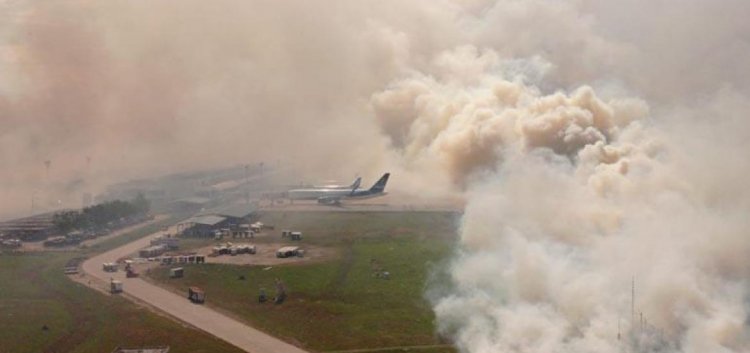Incendio ingresó al aeropuerto Viru Viru en Santa Cruz