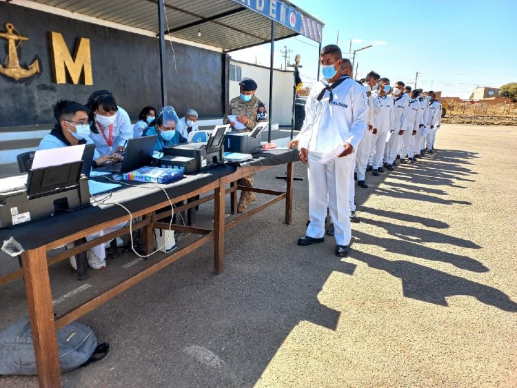 Marineros de policía militar naval N° 2 CARCAJE, son vacunados contra el Covid-19