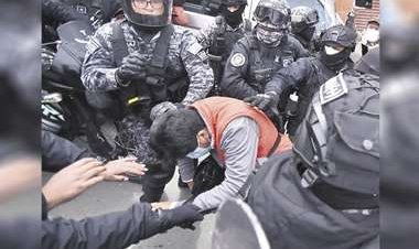 La Policía se estrella contra periodistas y suman cinco agresiones en una semana