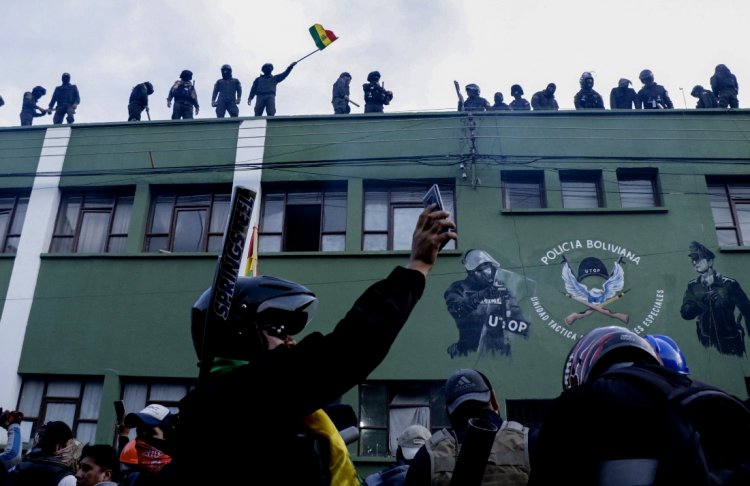 Dan de baja al coronel Nelson Flores Claros por el motín policial de 2019 en Cochabamba
