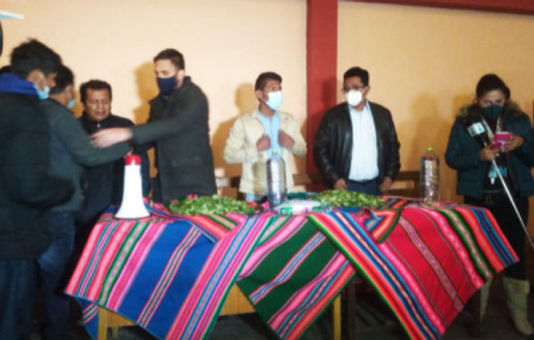 El Gobierno reconoce dirigencia de Alanes y restituye el mercado de la coca a Adepcoca