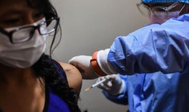 Arce anuncia vacunación para adolescentes de 16 y 17 años