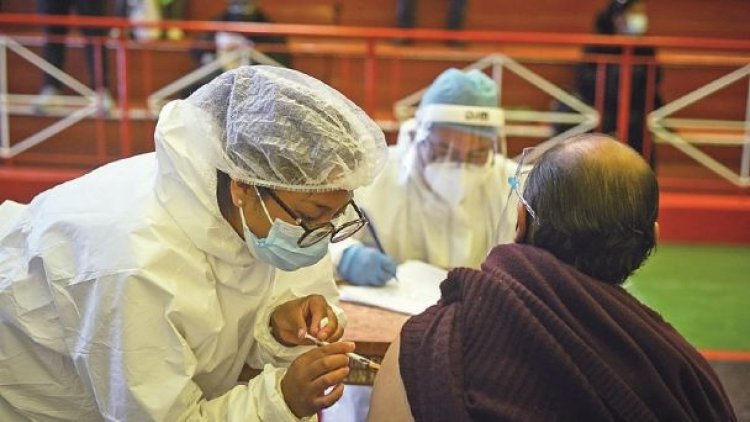 La tercera dosis se aplica en ocho departamentos; ya fueron suministradas 3.603 dosis