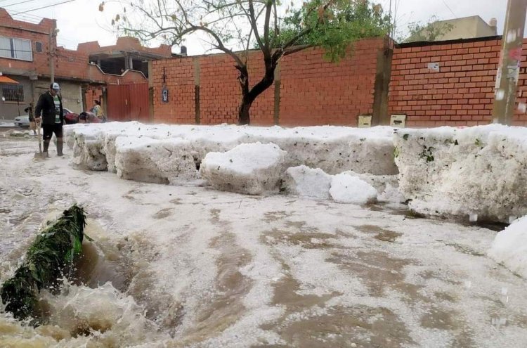 INTENSAS LLUVIAS Y GRANIZO CAUSAN DESTROZOS E INUNDACIONES EN TARIJA