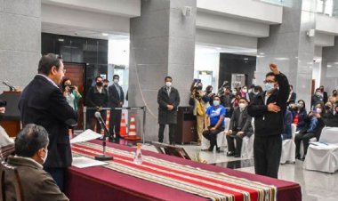 Arce posesiona a Édgar Pary como nuevo ministro de Educación