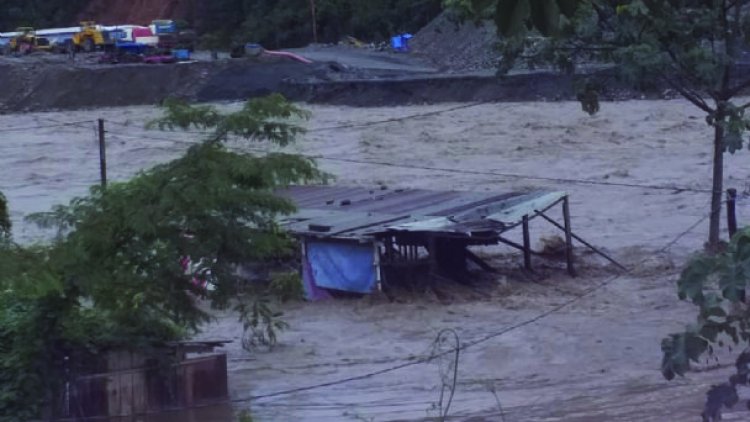 4 personas fallecen y buscan a otras dos en el río Mapiri