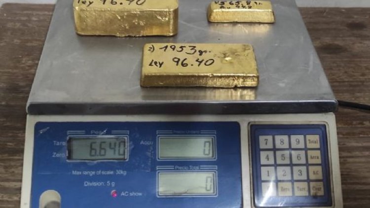 En Chile, un boliviano cae con tres lingotes y 169 anillos de oro
