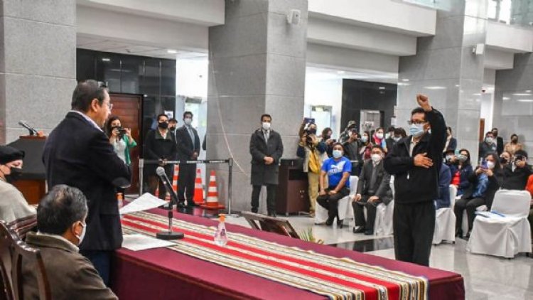 Arce posesiona a Édgar Pary como nuevo ministro de Educación