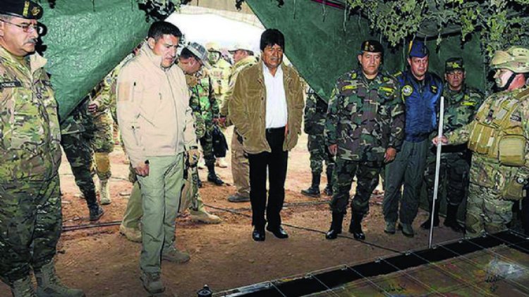 Militares: Nos investigan por salir en la foto y no a Zavaleta que tenía el mando