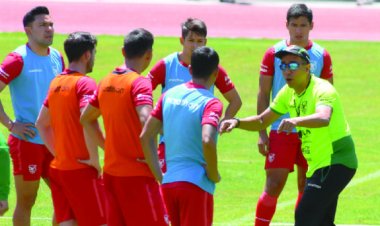 Farías convocó a 34 jugadores y comenzará a trabajar desde el 4 de enero