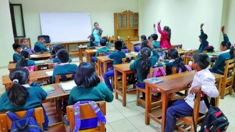 Gobierno dice que el certificado de vacuna se exigirá para clases presenciales