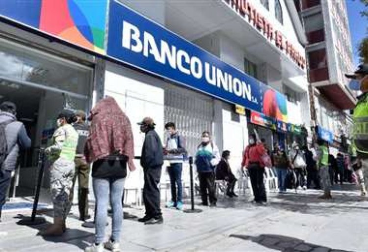 Los bancos pedirán carnet de vacunación a clientes y usuarios