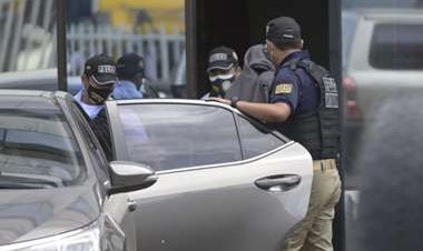 Caso ítems fantasmas: cae un hombre que se hacía pasar por policía, abogado y fiscal para extorsionar a exfuncionarios de la Alcaldía