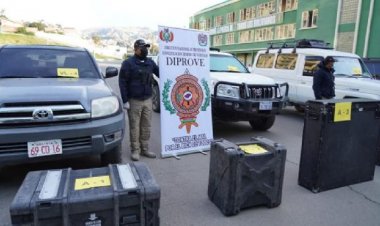 Policía recupera vehículos de embajada venezolana que fueron vendidos por diplomáticos de Guaidó