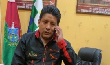 Llevan al gobernador Quispe a la Felcc tras ser sorprendido con bebidas alcohólicas en su despacho