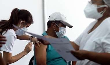 Por cinco semanas consecutivas: los casos de Covid-19 bajan un 48% en Bolivia