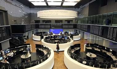 Los mercados mundiales viven un jueves negro por ofensiva rusa en Ucrania