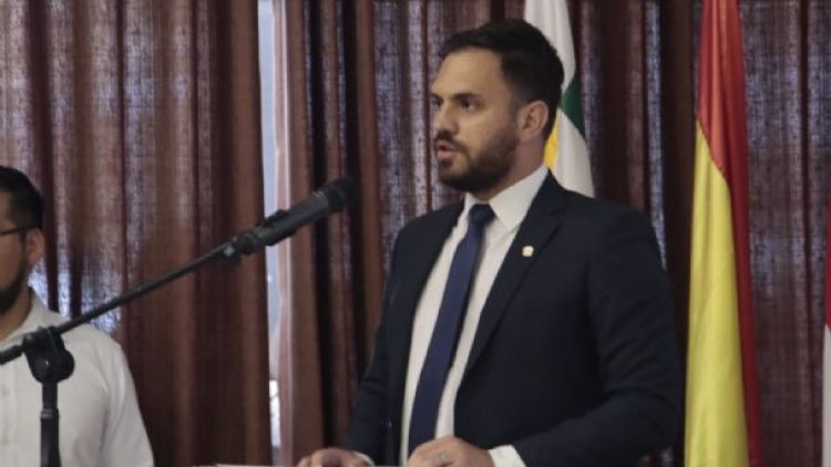 Gobierno «retira» al gobernador de San Pedro tras denuncias de que feminicidas controlan el penal