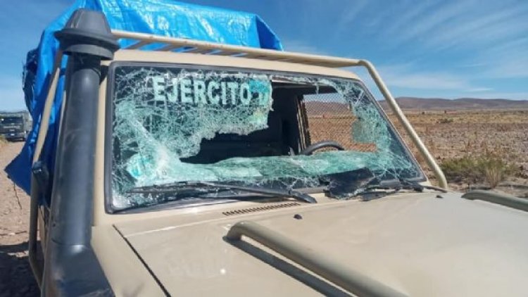 Contrabandistas operan con quema de oficinas, apoyo de lugareños y cometen hasta secuestros