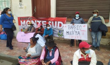 Familias se movilizan en contra de la alcaldía de Tarija y COSAALT