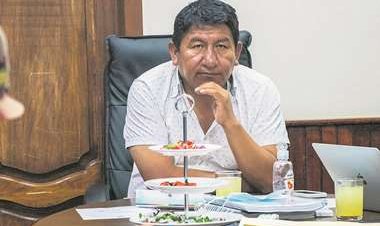 Gobernador de Potosí figura como comprador de las ‘ambulancias fantasmas’; llegan este viernes a Chile