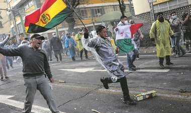 Los maestros cumplen un paro movilizado en demanda de ítems para el sector