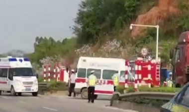 Un avión con 132 pasajeros se estrella en el suroeste de China