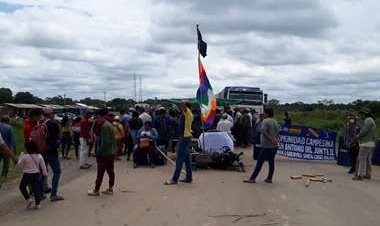 Un muerto y varios heridos en disputa por tierras en Guarayos; campesinos bloquean en demanda de justicia
