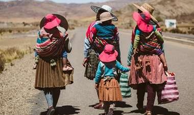 En Bolivia cuatro adolescentes se embarazan por hora, según alerta programa de la ONU