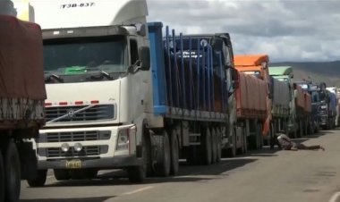 Siete bloqueos afectan el tránsito en rutas de La Paz, Santa Cruz y Beni