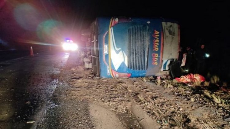 Juez envía a chofer a la cárcel tras accidente de bus con tres fallecidos en Camargo