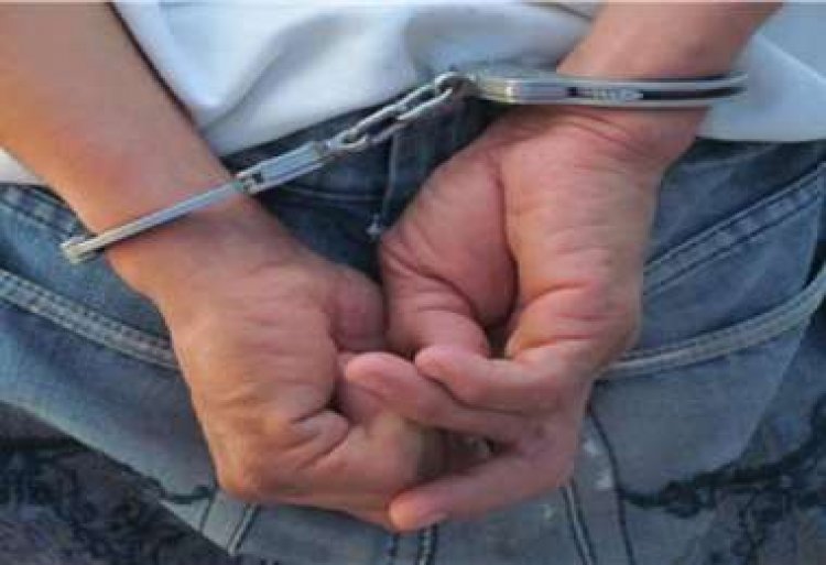 Aprehenden a presunto violador serial que agredía a mujeres que abordaban su taxi
