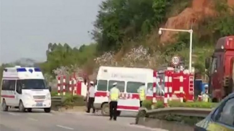 Un avión con 132 pasajeros se estrella en el suroeste de China