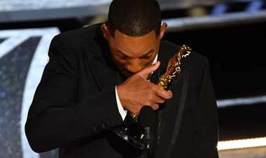 Will Smith renuncia a la Academia tras la bofetada en los Óscar
