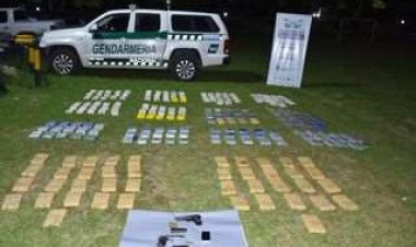 Conductor boliviano huyó de un control y volcó con 244 kilos de cocaína en Argentina