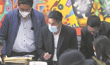 35 de 72 candidatos a Defensor tienen vínculos con el Gobierno