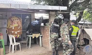 Narcos disparan a policías en una pista clandestina y hallan armas y avionetas en operativo en San Miguel de Velasco