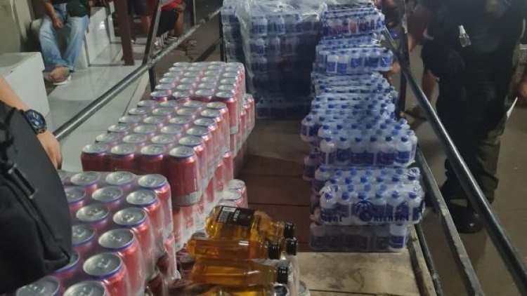 Destapan comercio de cerveza y drogas en Palmasola; Gobierno investiga a custodios