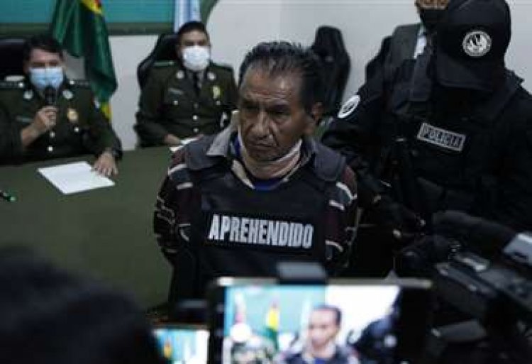Mata a su esposa e intenta quitarse la vida, pero al no lograrlo confiesa el crimen a su hijo