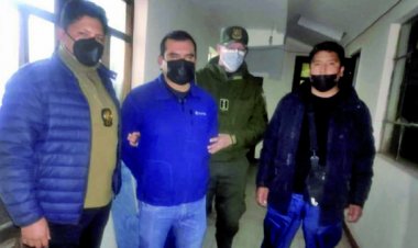 Caen dos jefes policiales por escándalo de autos robados