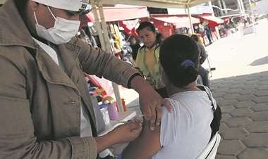 Llegada de subvariante BA2 hace inminente una quinta ola y alientan a la vacunación