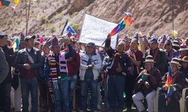Suman dos fallecidos producto del enfrentamiento entre ayllus y campesinos en Tinguipaya (Potosí)